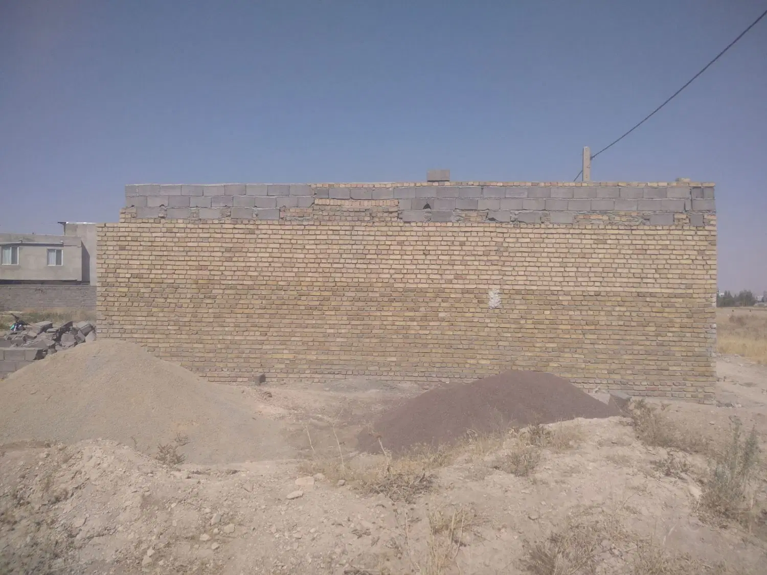 فروش ساختمان نیمه کاره در قلعه