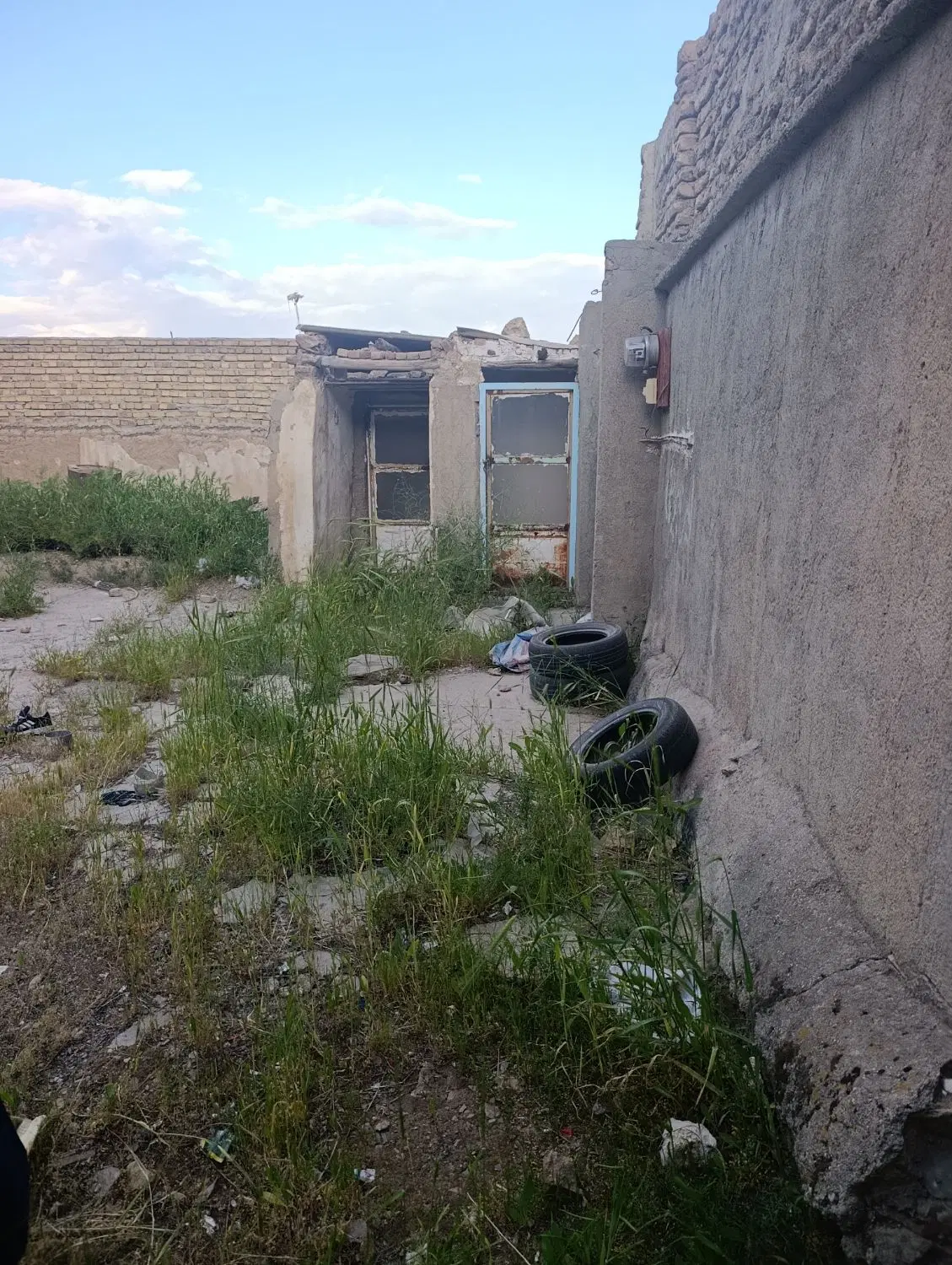 ساختمان کلنگی