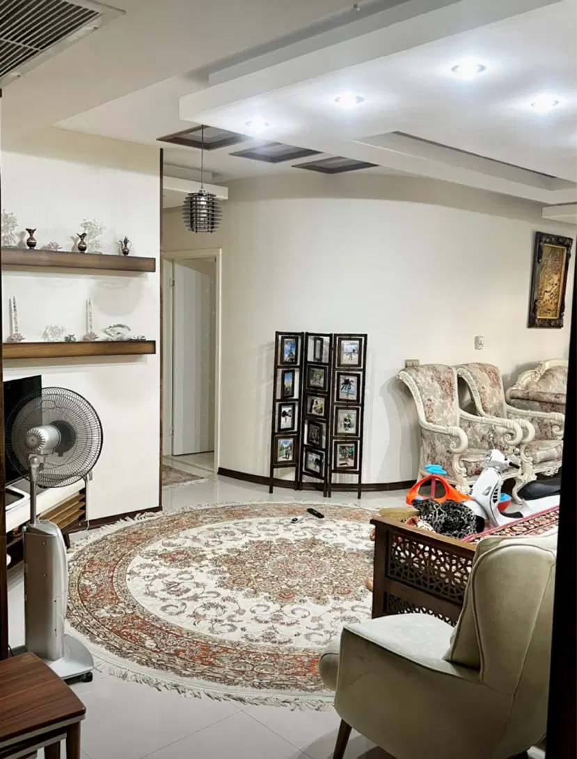 آپارتمان ۱۳۰ متری شیک، پلاک سوم چهارباغ بالا