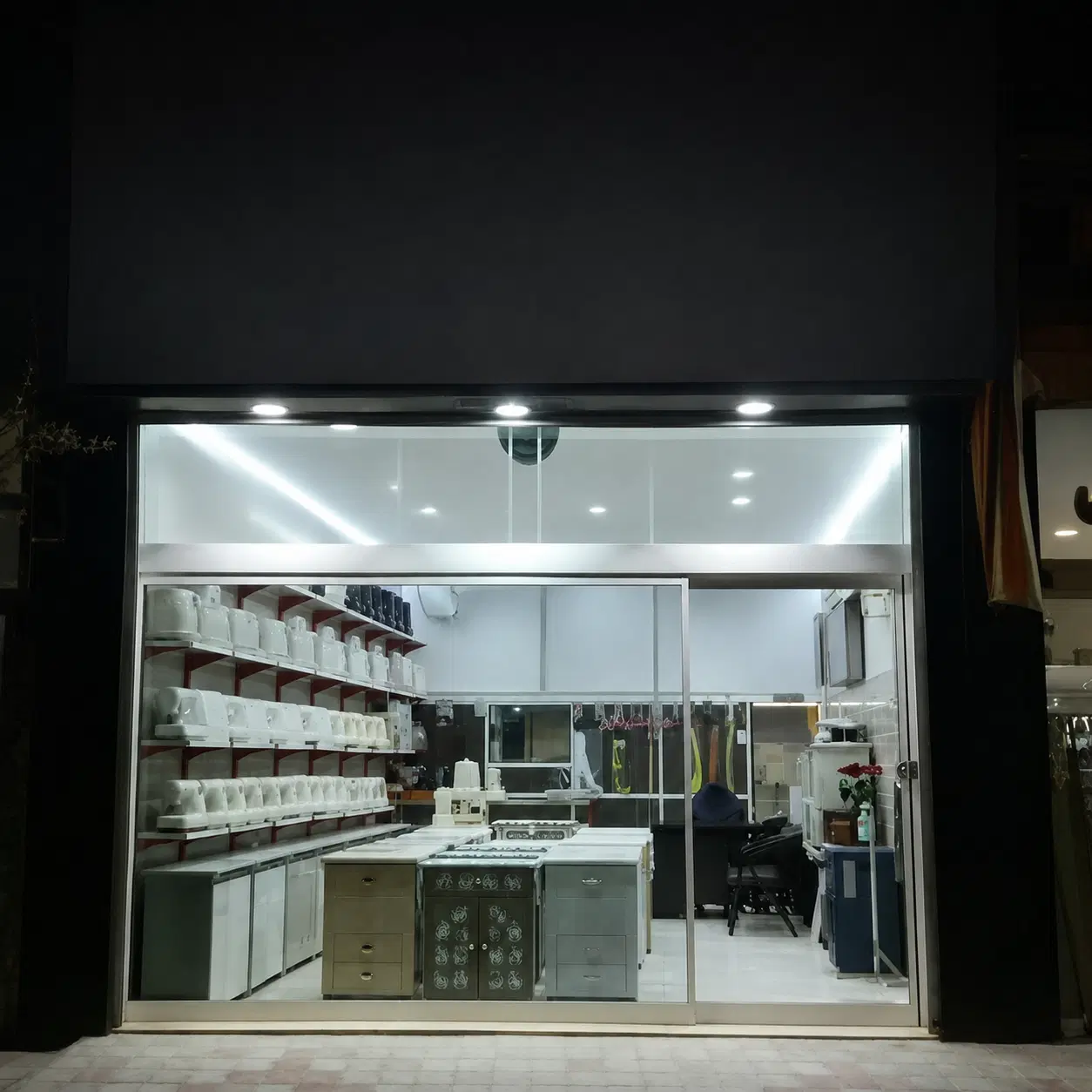 فروش یک باب مغازه تجاری