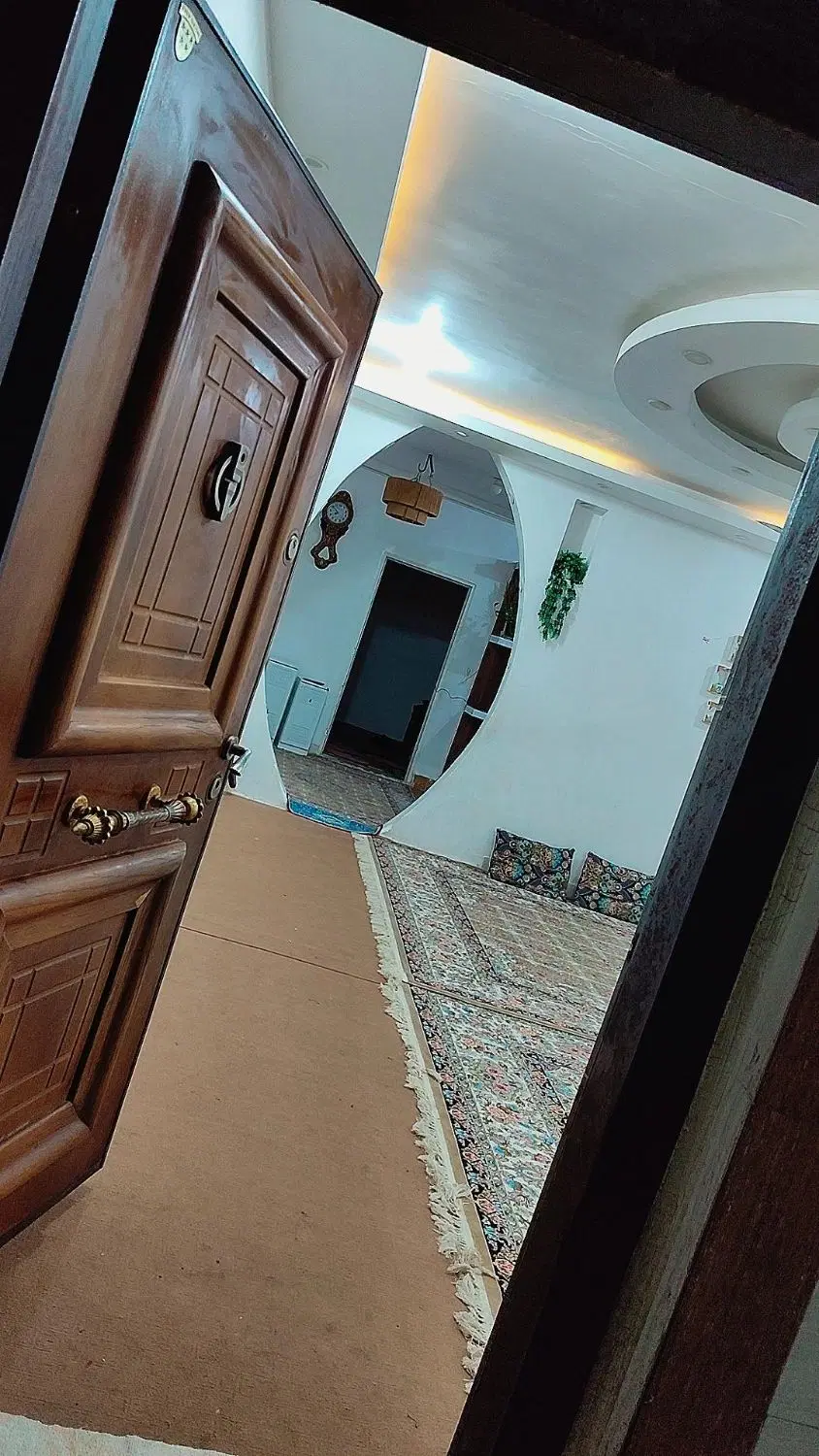 خانه10متری طبقه همکف شبیشه