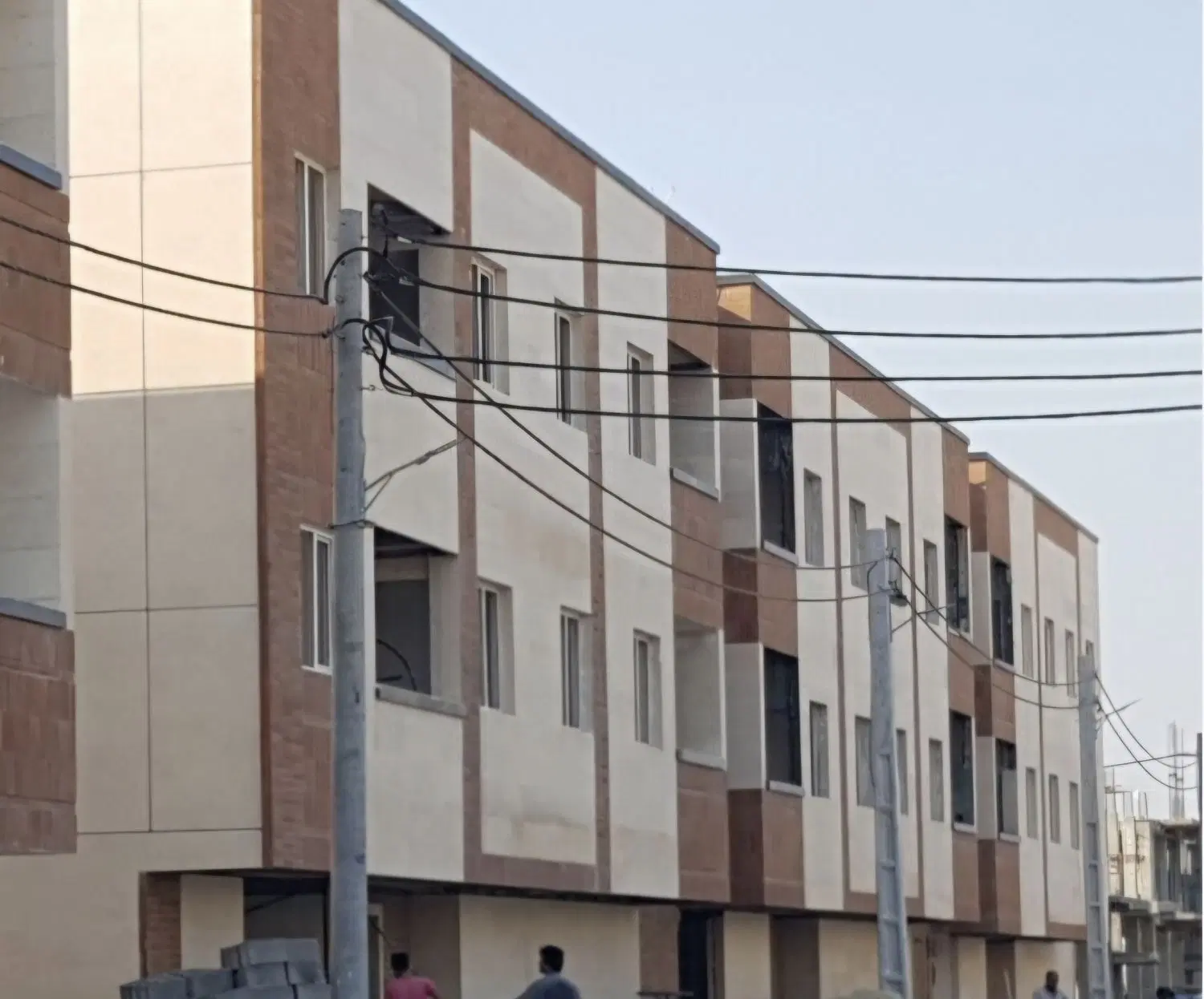 فروش واحد همکف عالیشهر