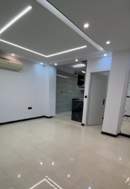 ۶۳متردوخواب،مالک هستم خیابان ۱۲غربی