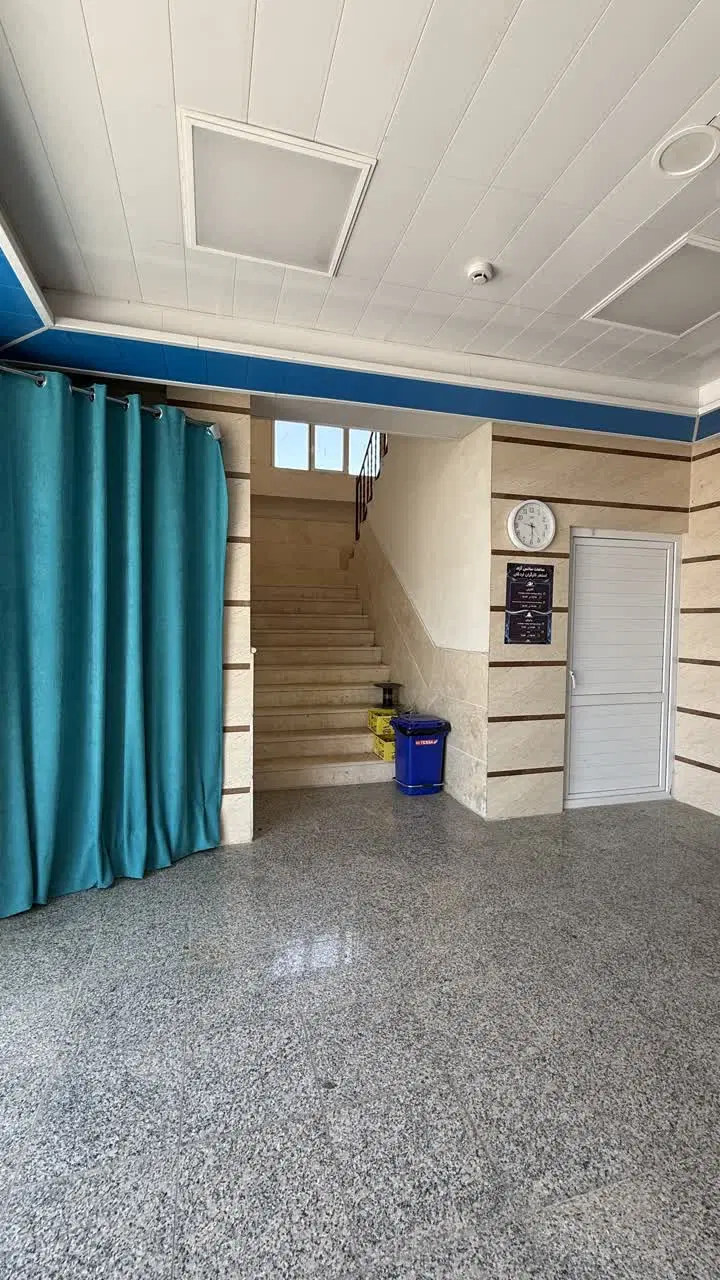اجاره طبقه بالای استخر