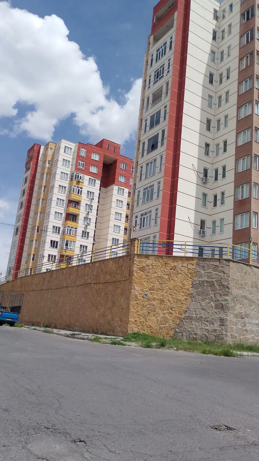 آپارتمان  ۸۸ متر پالیز میدان معلم