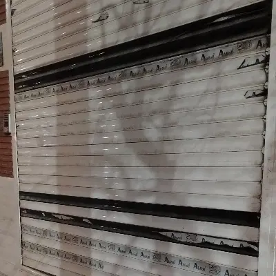 مغازه تجاری و مسکونی.