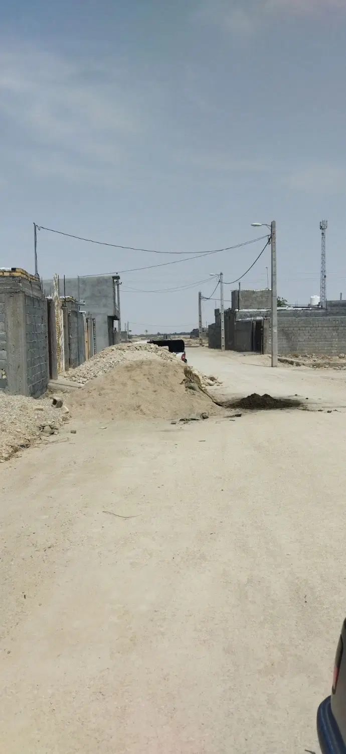 زمین ۳۰۰متر