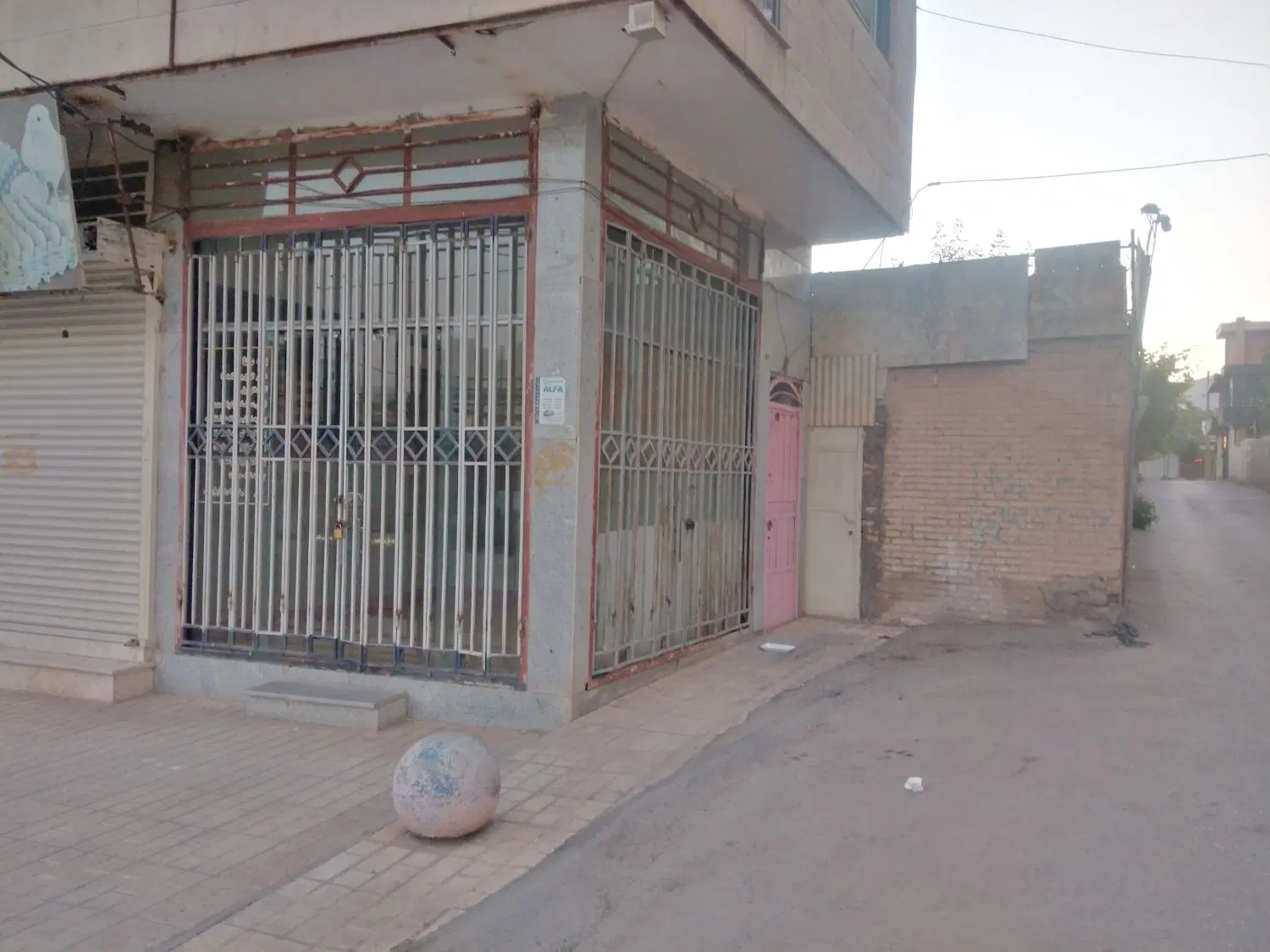 اجاره یک باب مغازه و زیر زمین بحر خیابان خاقانی