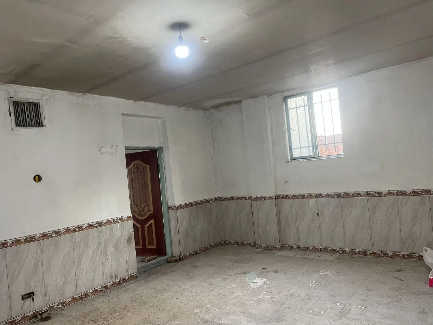 فروش  خانه ویلایی حیاط دار کلنگی سنددار