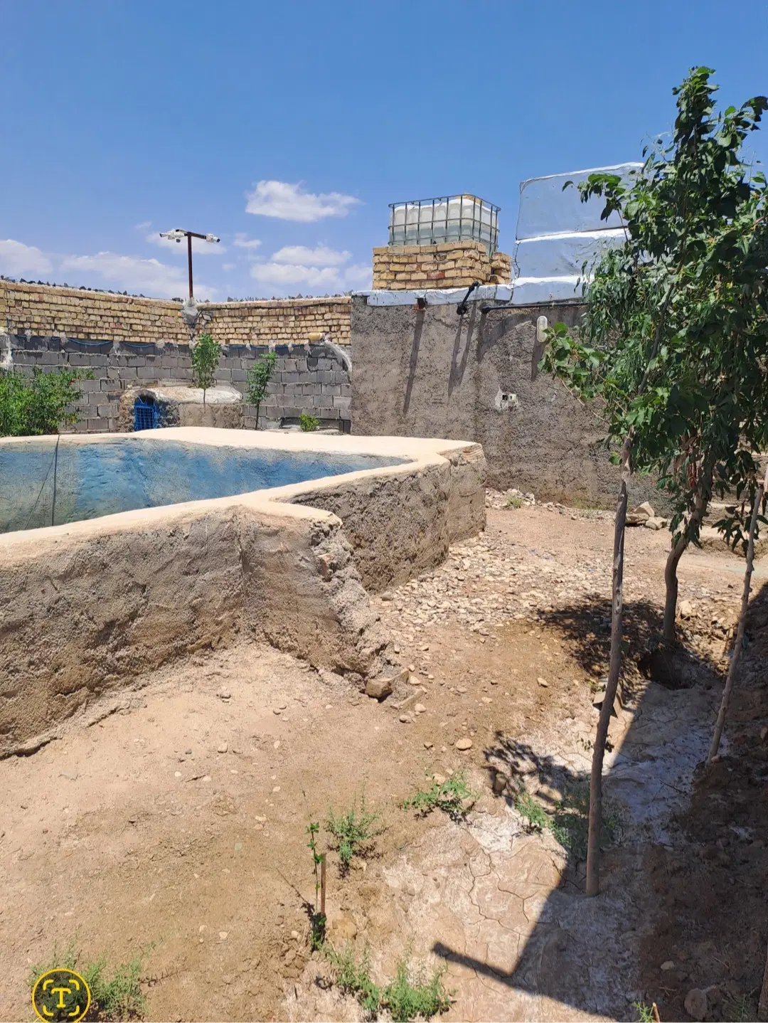 باغ با ویلا در روستای قشلاق ساوه