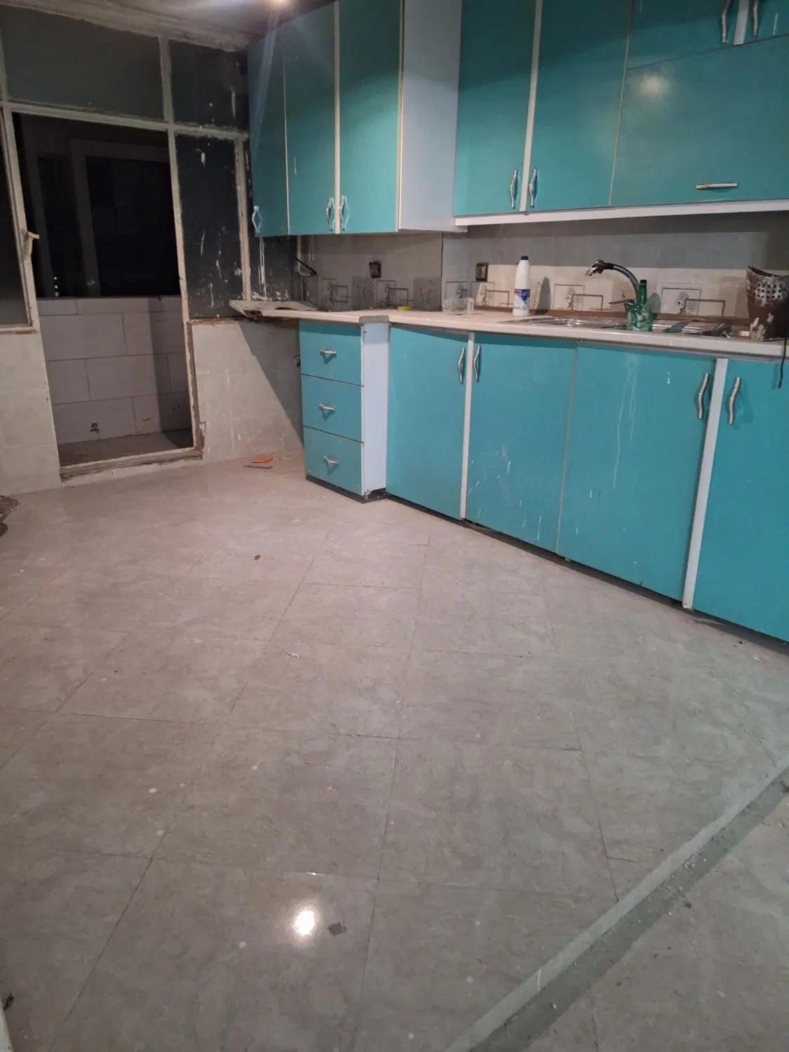 یک اپارتمان ۷۰متری درگاز۸