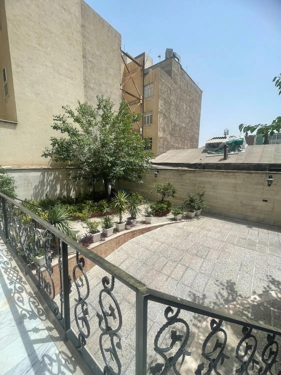 ۱۷۰ متر زمین کلنگی قابل سکونت