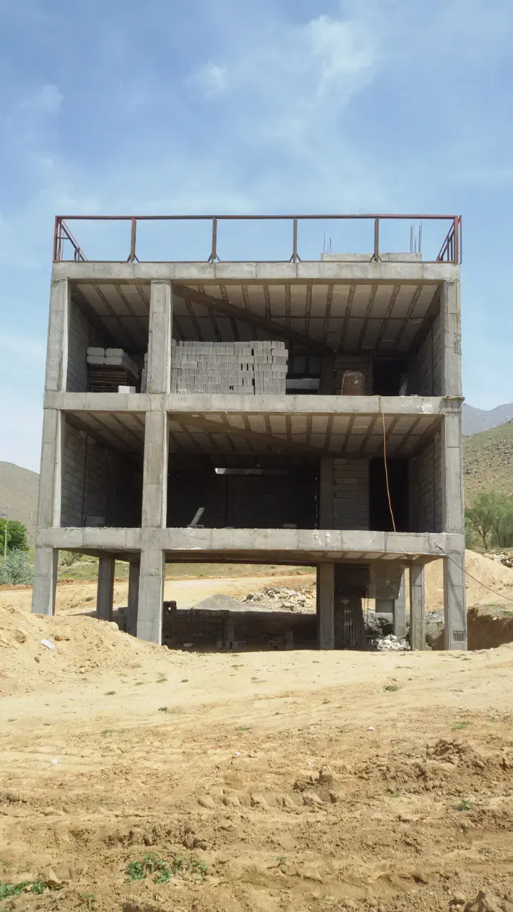 فروش منزل ویلایی نیمه آماده سرکان