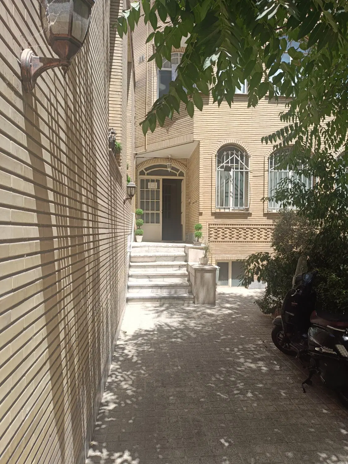 اجاره واحد ۶۸ متری