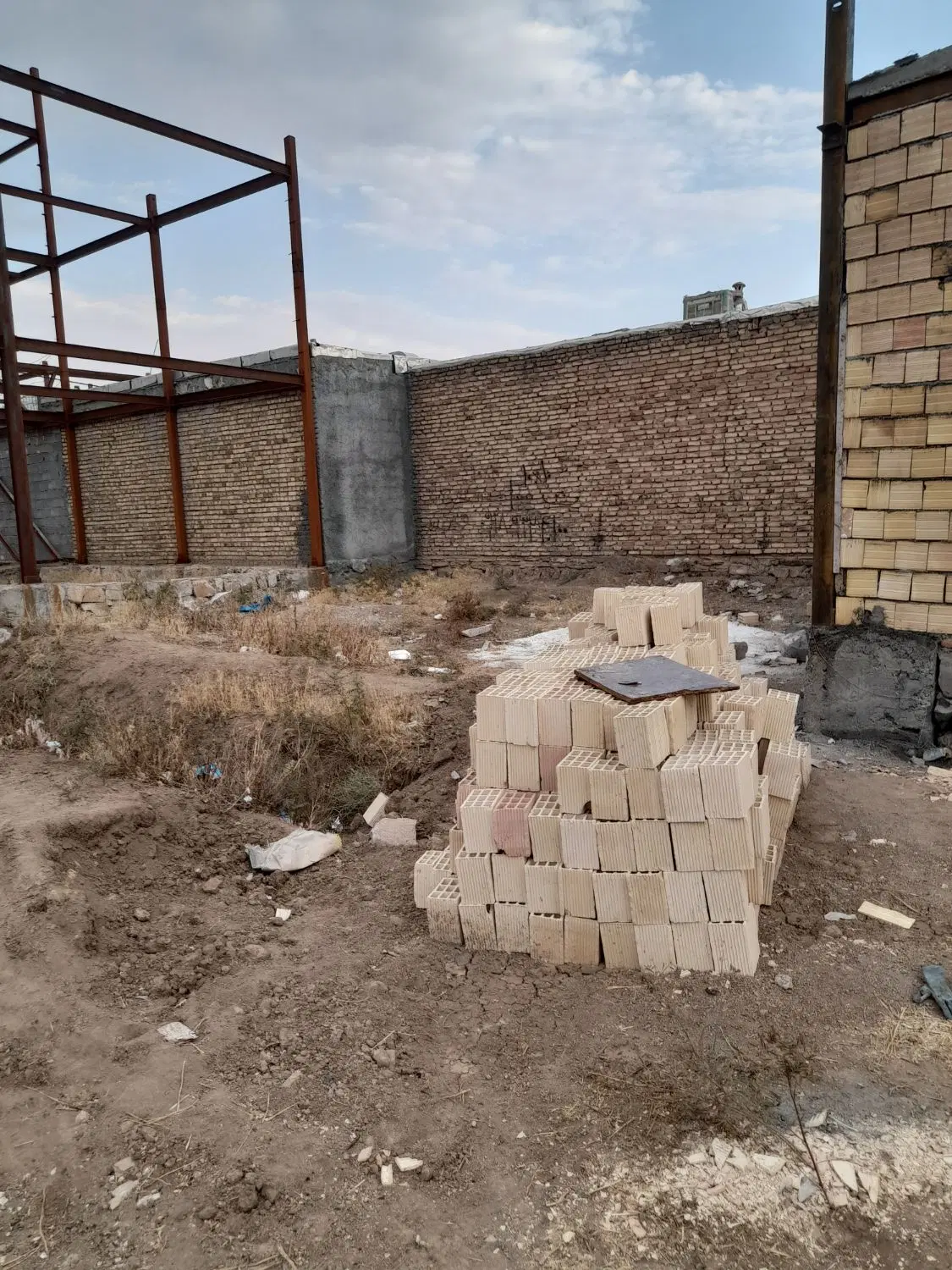 ۱۰۰ متر زمین ده پهن
