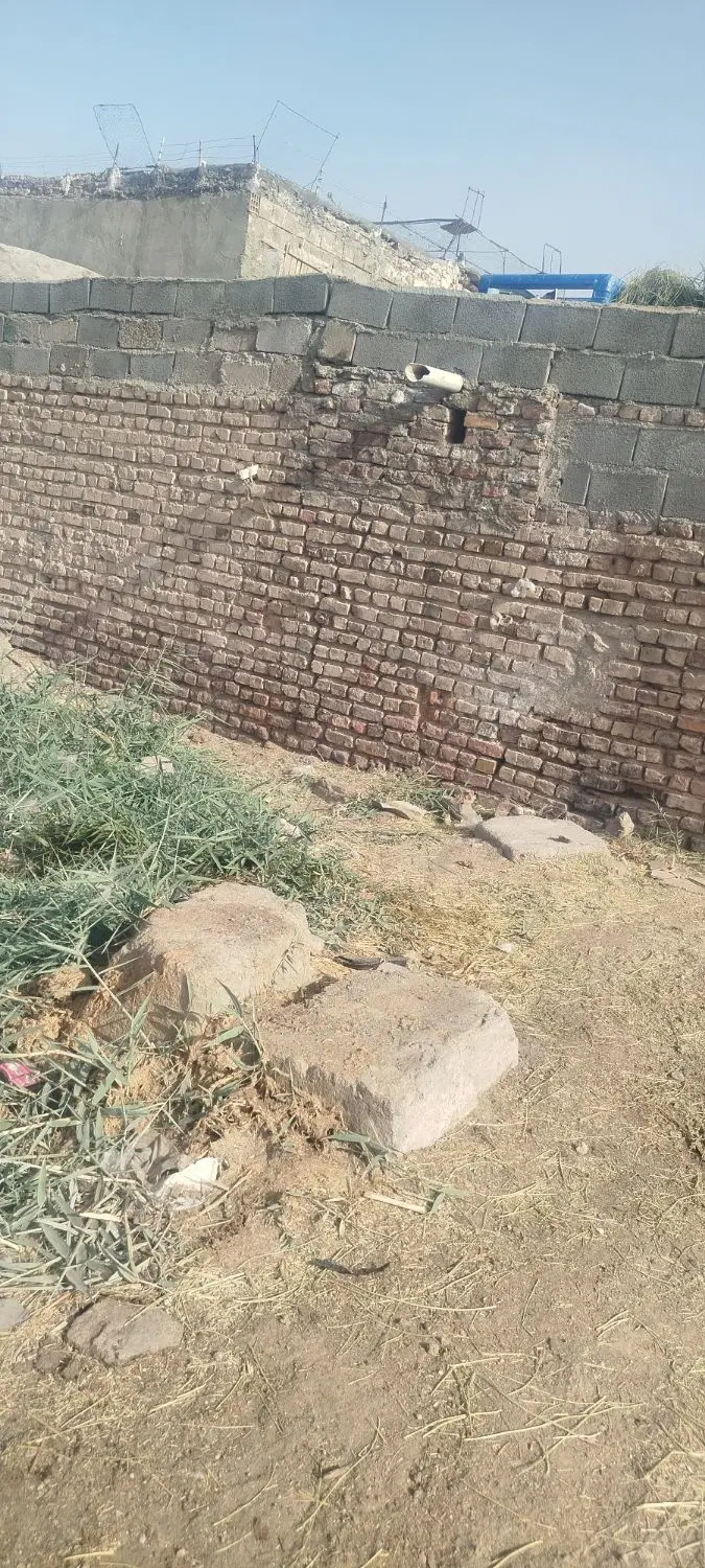 زمین فروشی