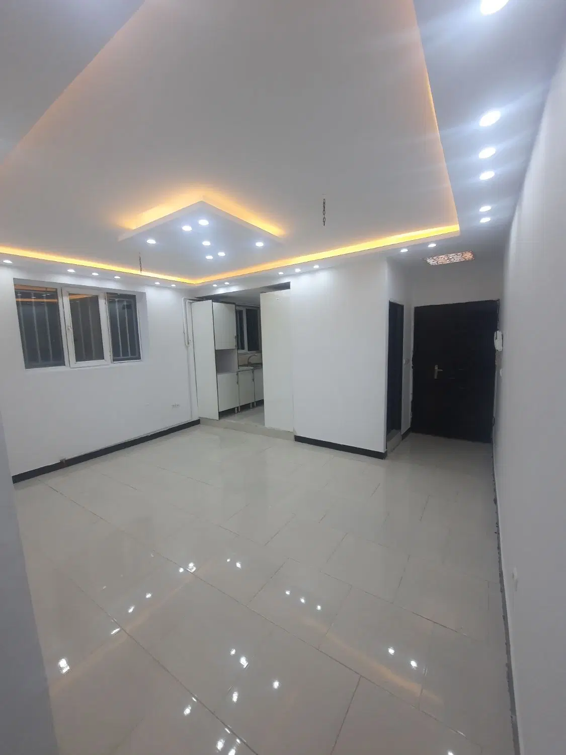 ساختمان محک فروشی