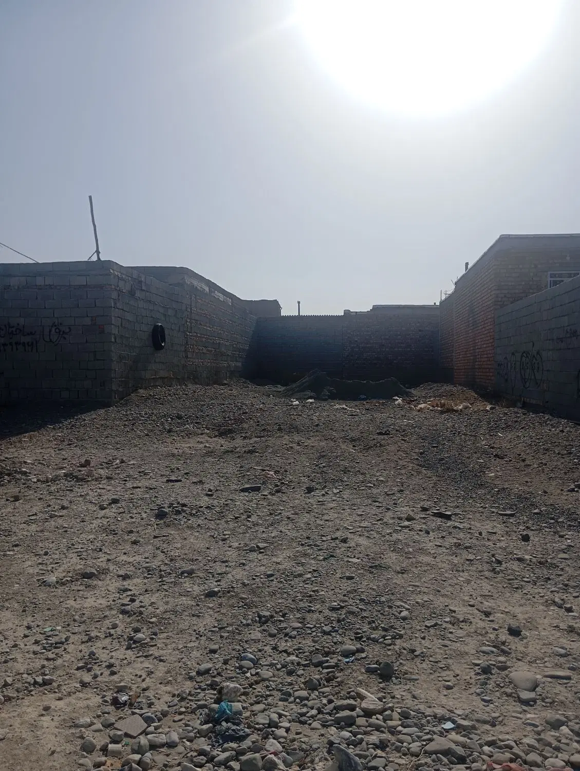 فروش یک قطعه زمین ۳۰۰متری