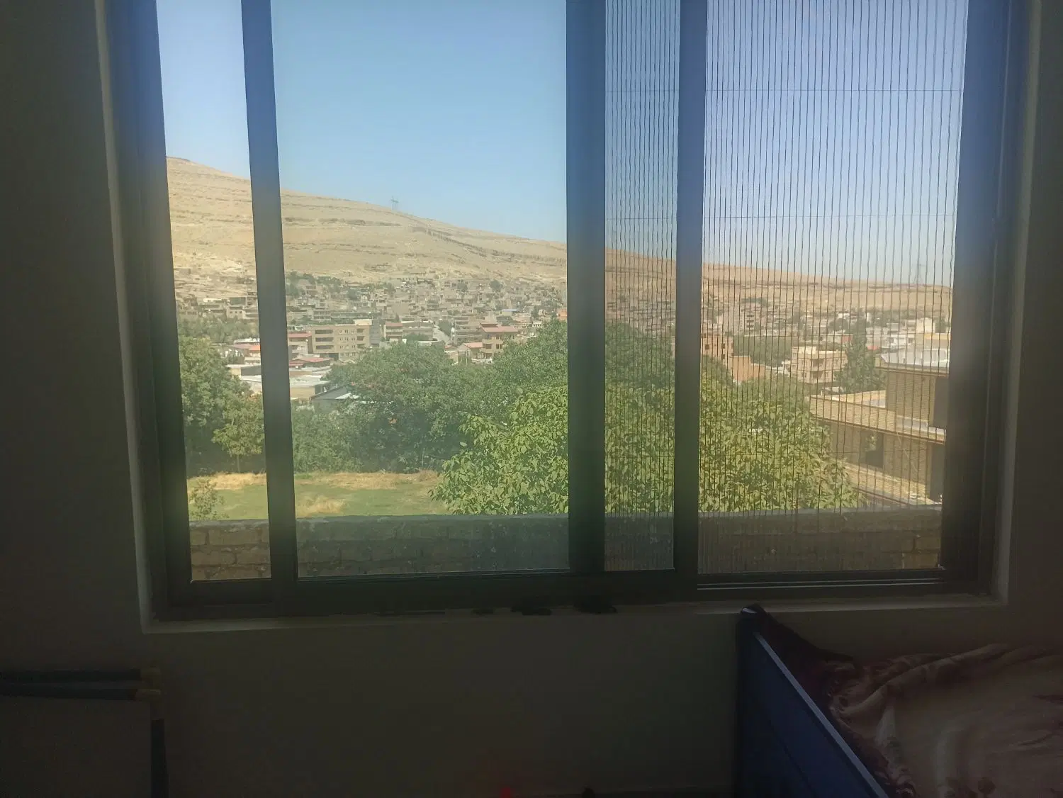 ساختمان  سه طبقه تفرجگاه بند