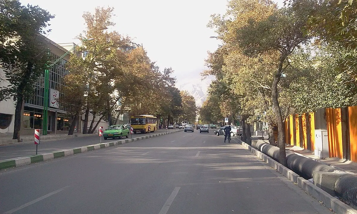 فروش خانه کلنگی با دو واحد مغازه تجاری سرباز شهید
