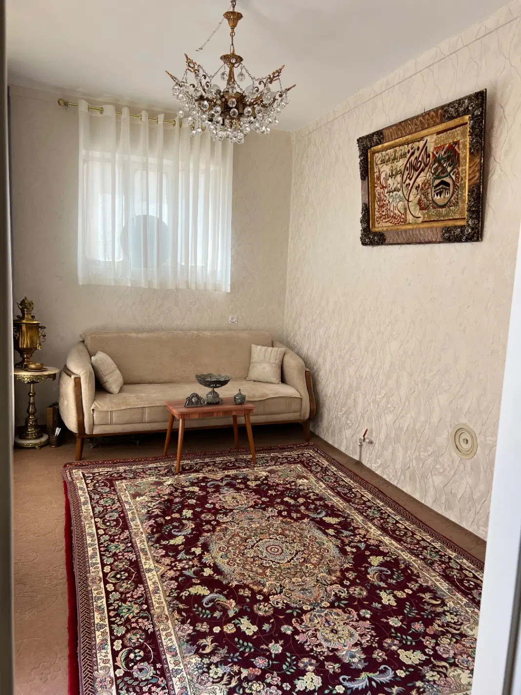 حیاط دو طبقه نقلی در خرمدل ۵۳متری
