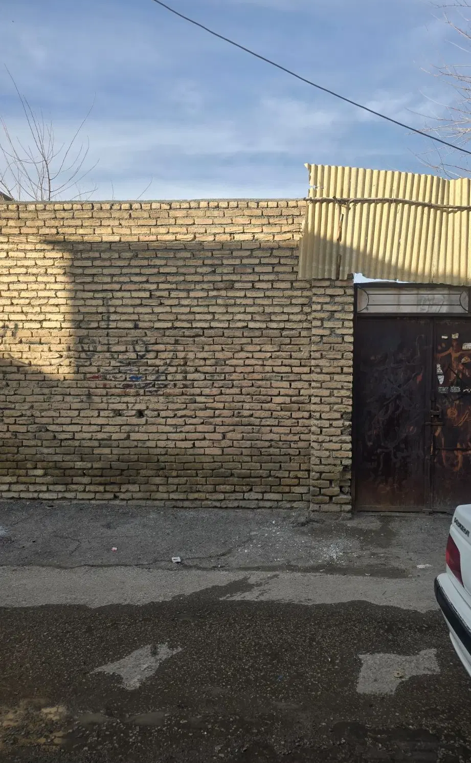 زمین ۲۱۰ متر دیوارکشی شده در کیهانشهر