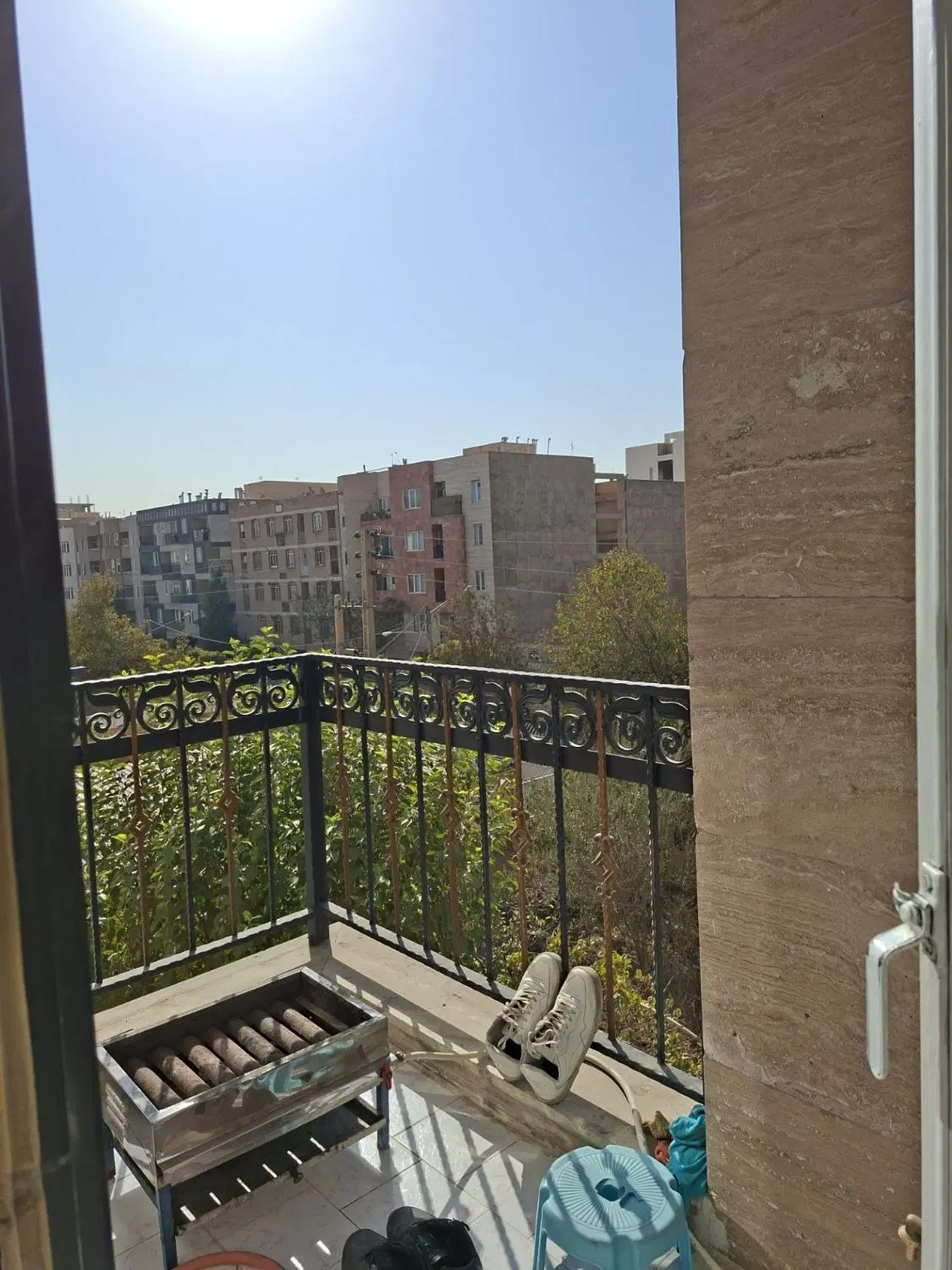 بوستان ها_۸۲ متر_پارکینگ سندی_بدون دیوار مشترک