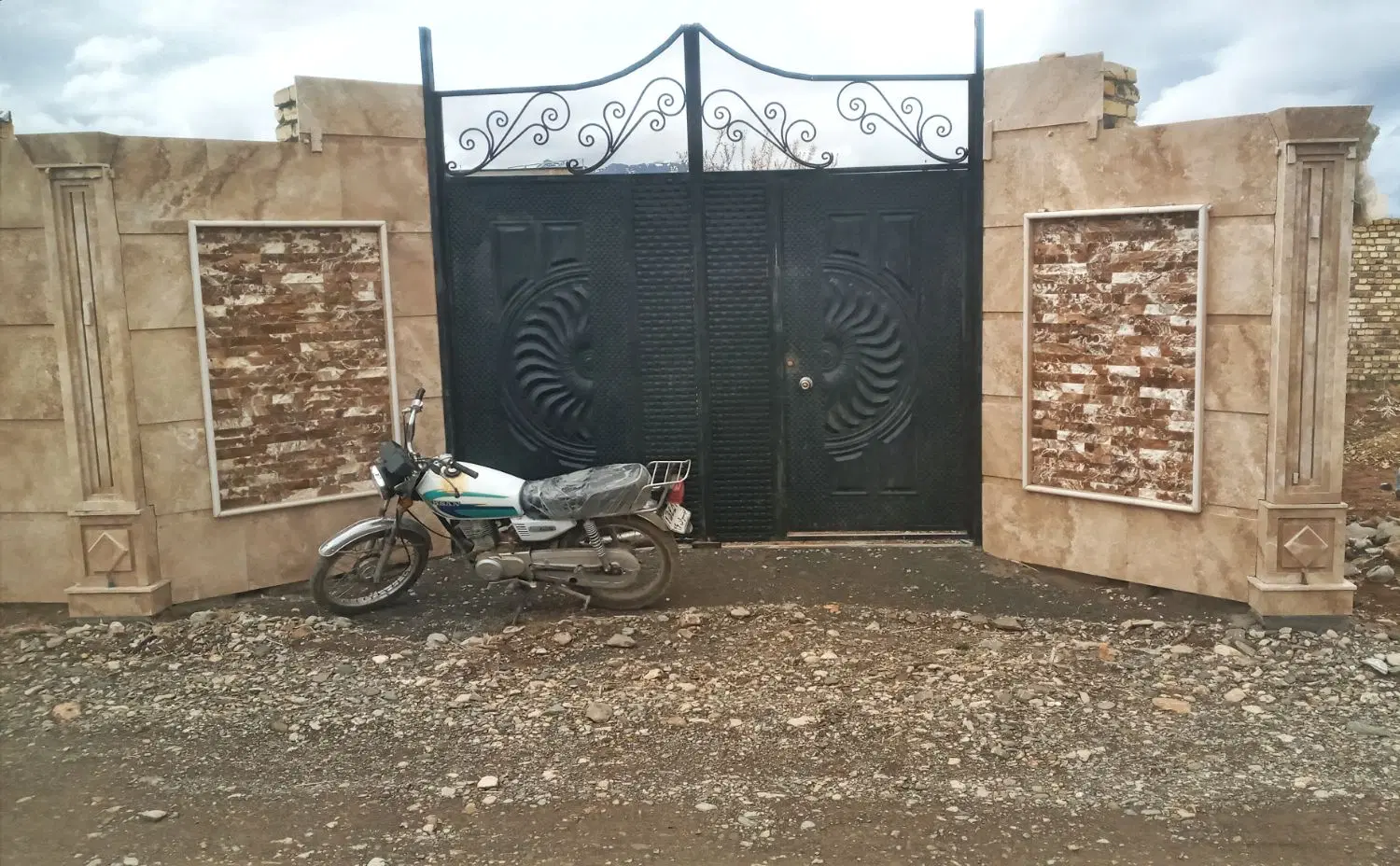 ویلا بان و گلشن اباد
