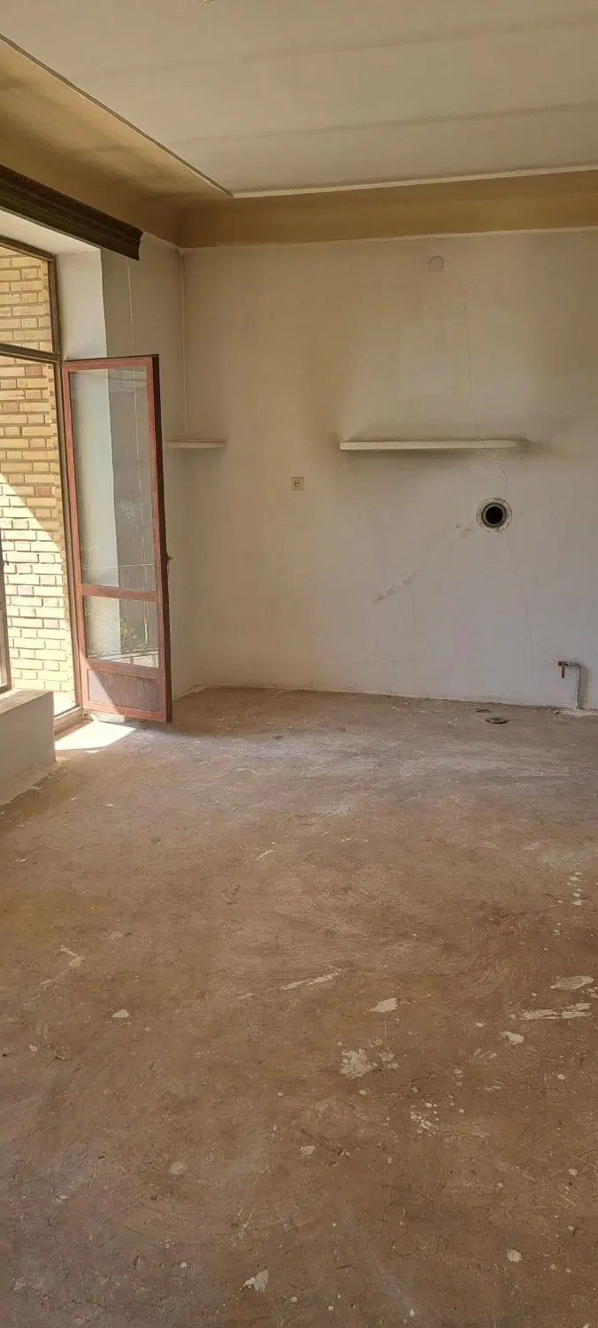 اجاره حیاط ۱۲۰ متری