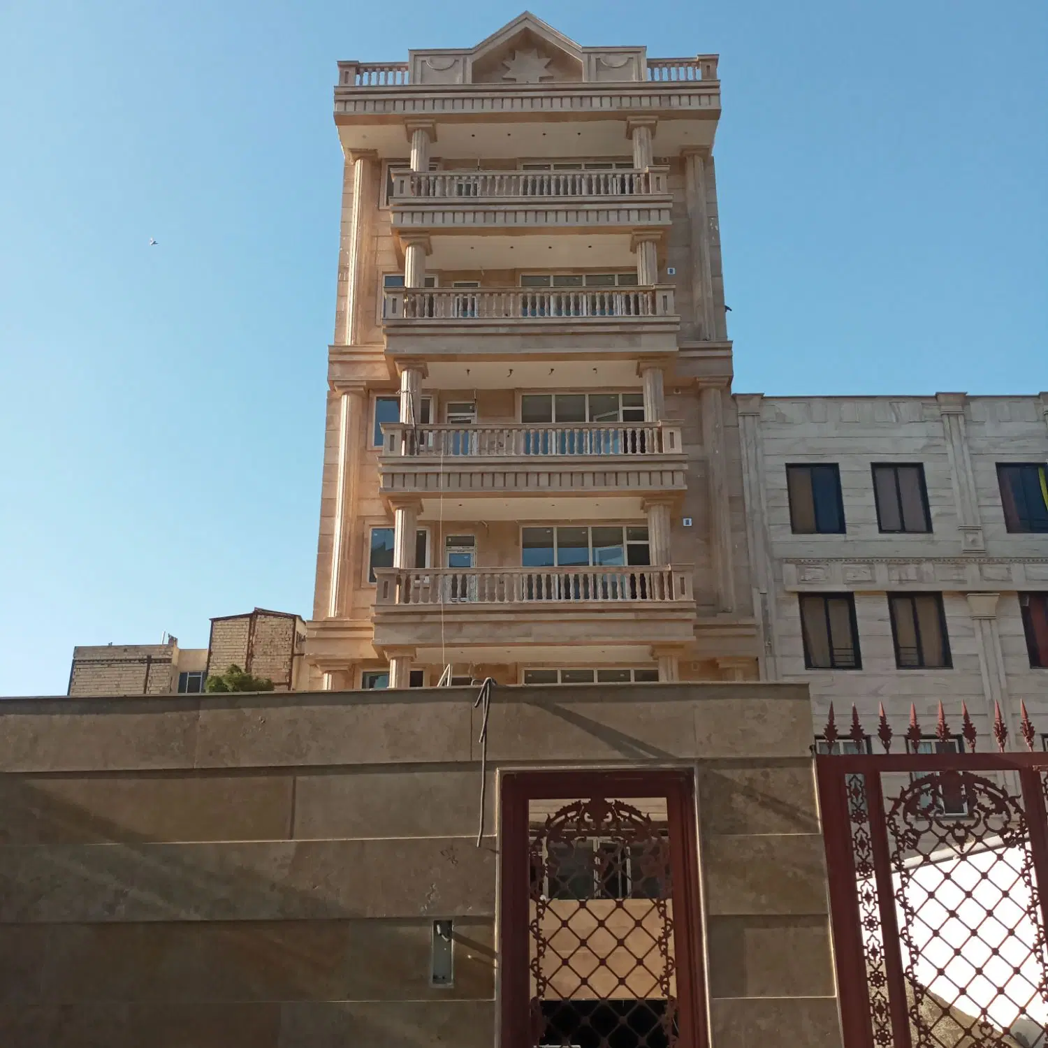 اجاره آپارتمان_۱۰۵متر_فول_نوساز_شهرک ارم