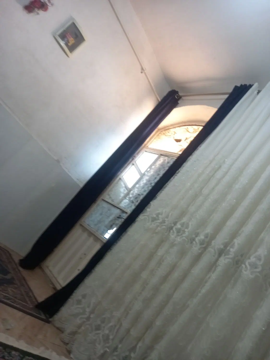 خانه‌.اجاری‌.دلوار