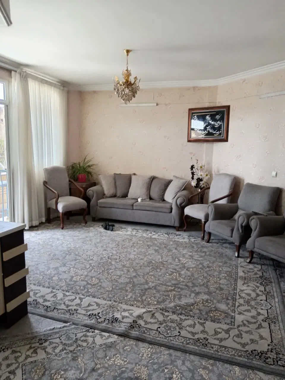 آپارتمان شیک و تمیز