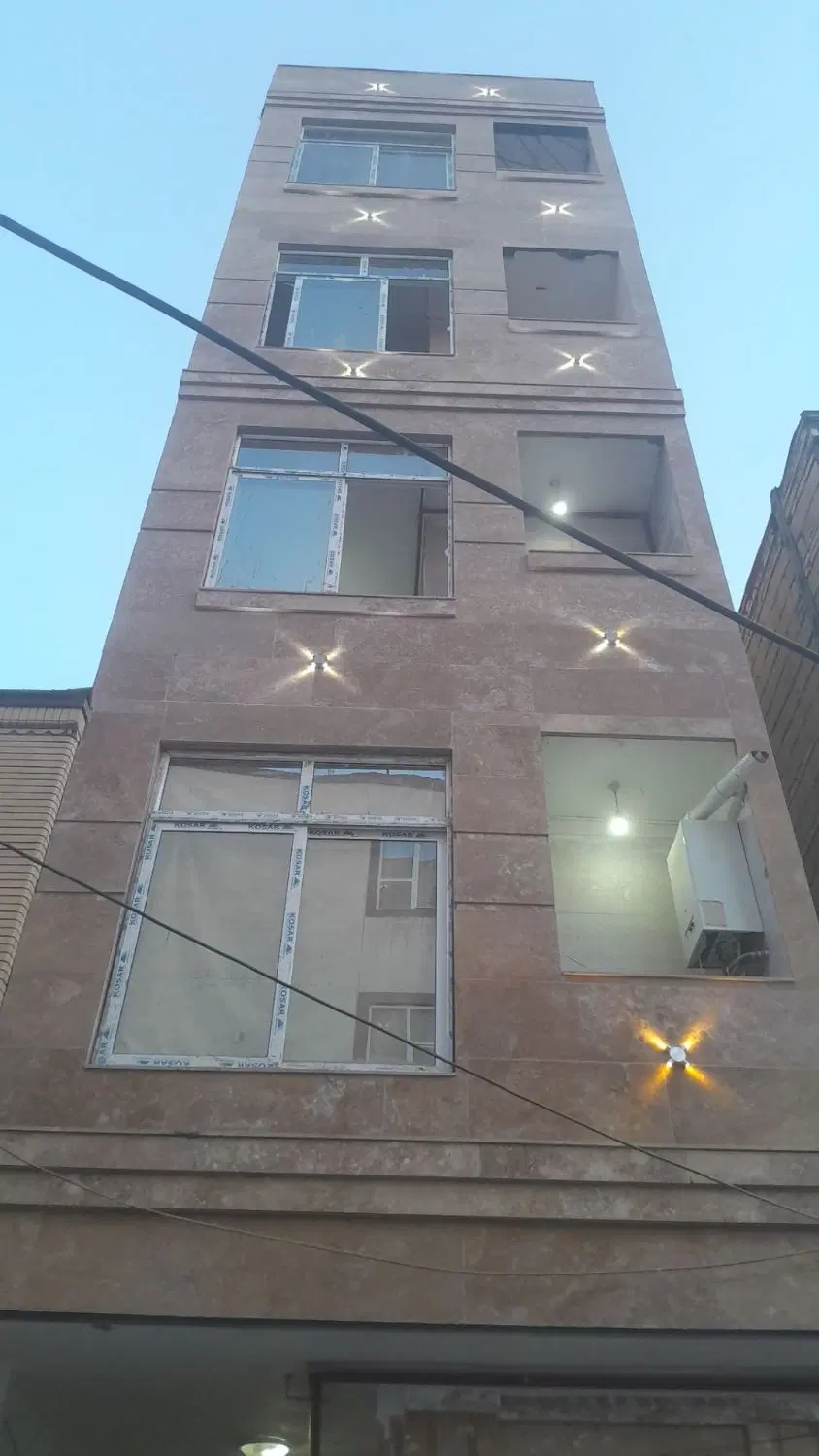 آپارتمان سیدی خاکستری