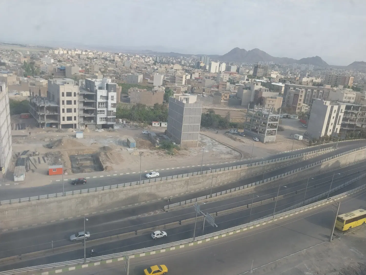 اجاره آپارتمان۱۲۰متری.غرق درنور.طبقه آخر.بدون پرتی