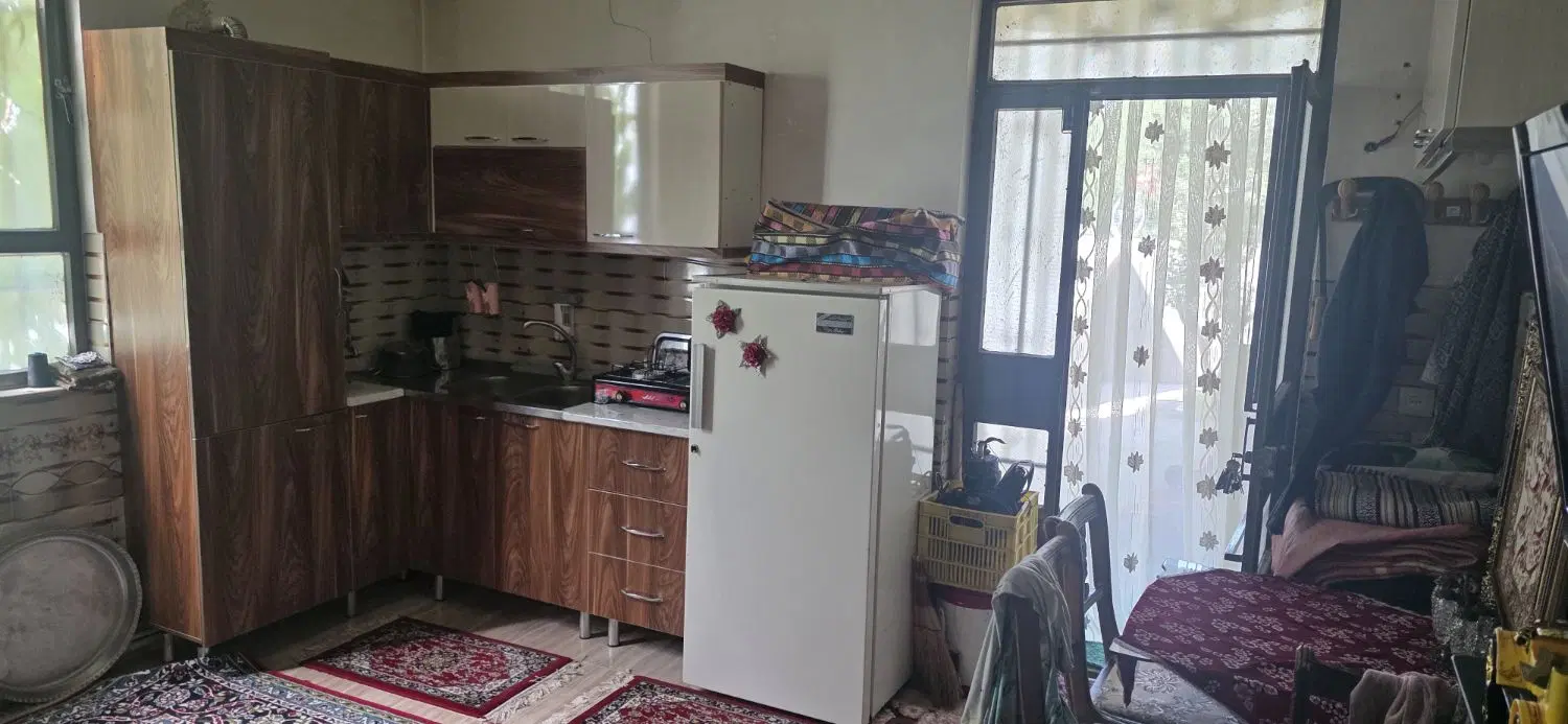 خانه‌باغ حدودا ۷۰۰ متر دارای استخر وحق‌آبه