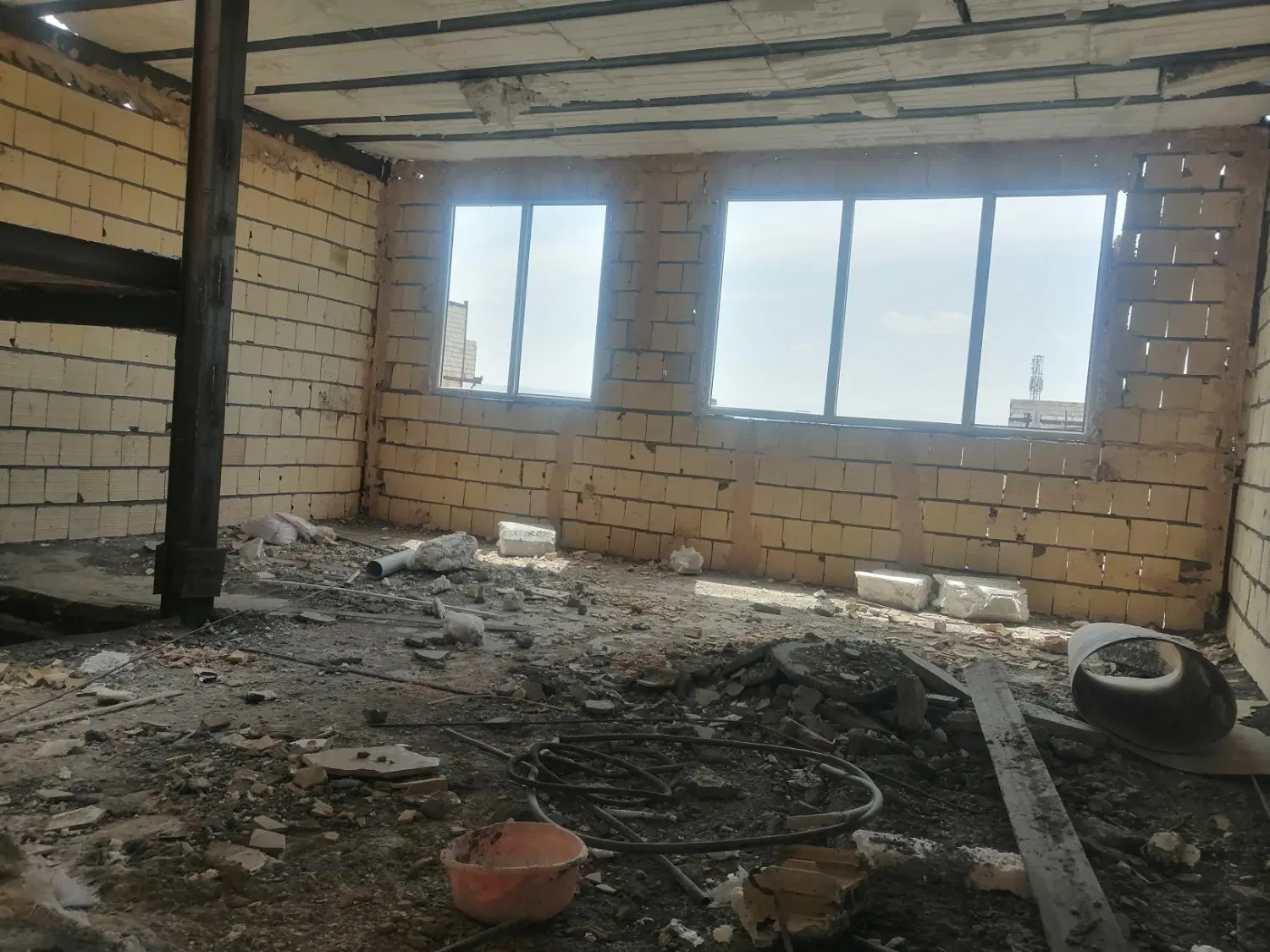 فروش دور قاب سفت کاری