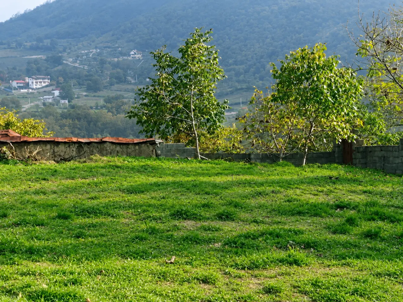 زمین با چشم‌انداز عالی در سرخ‌آباد(وسیه‌سر)