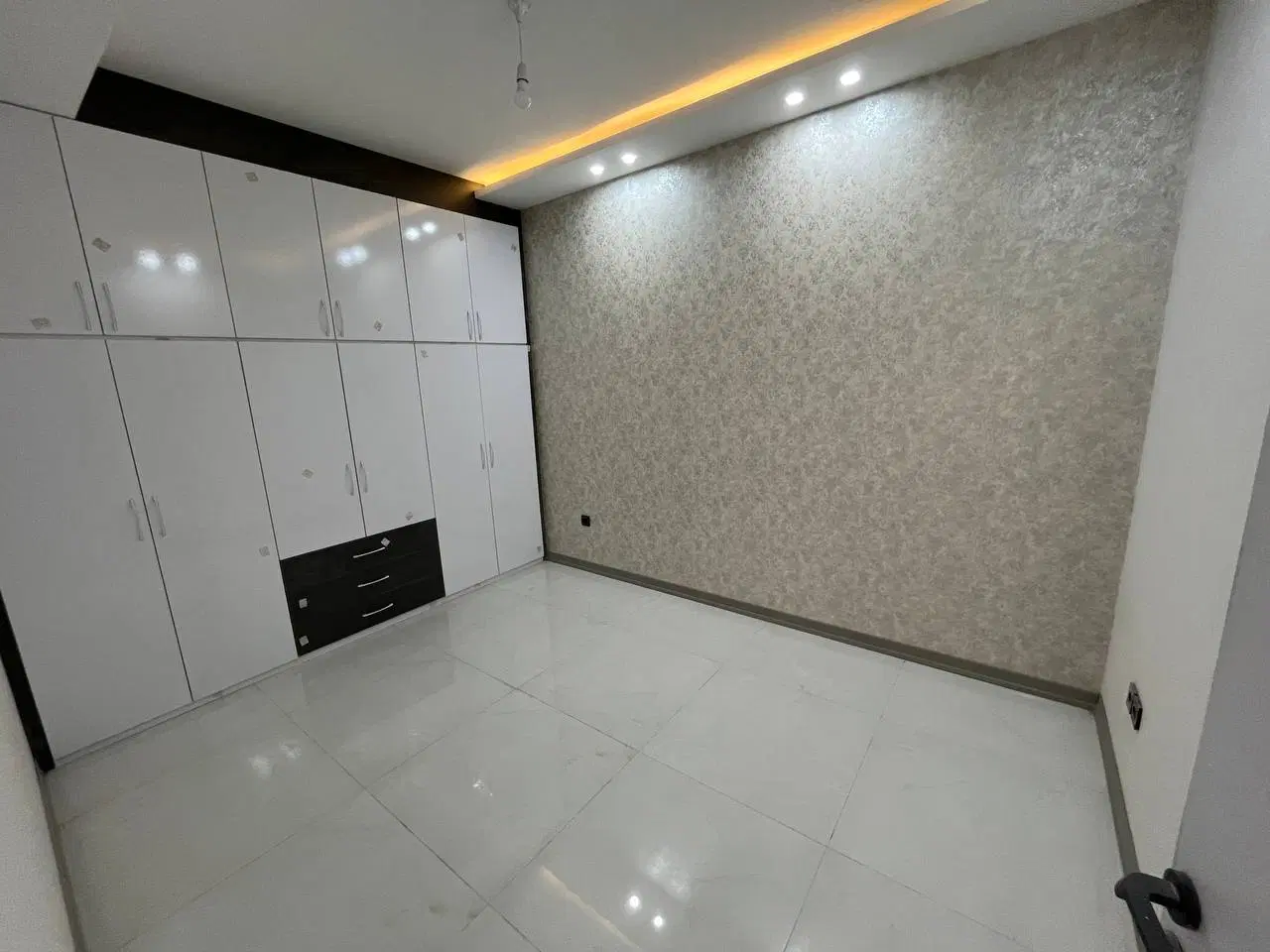 ۱۰۰متر طبقه دوم فول یکسال ساخت