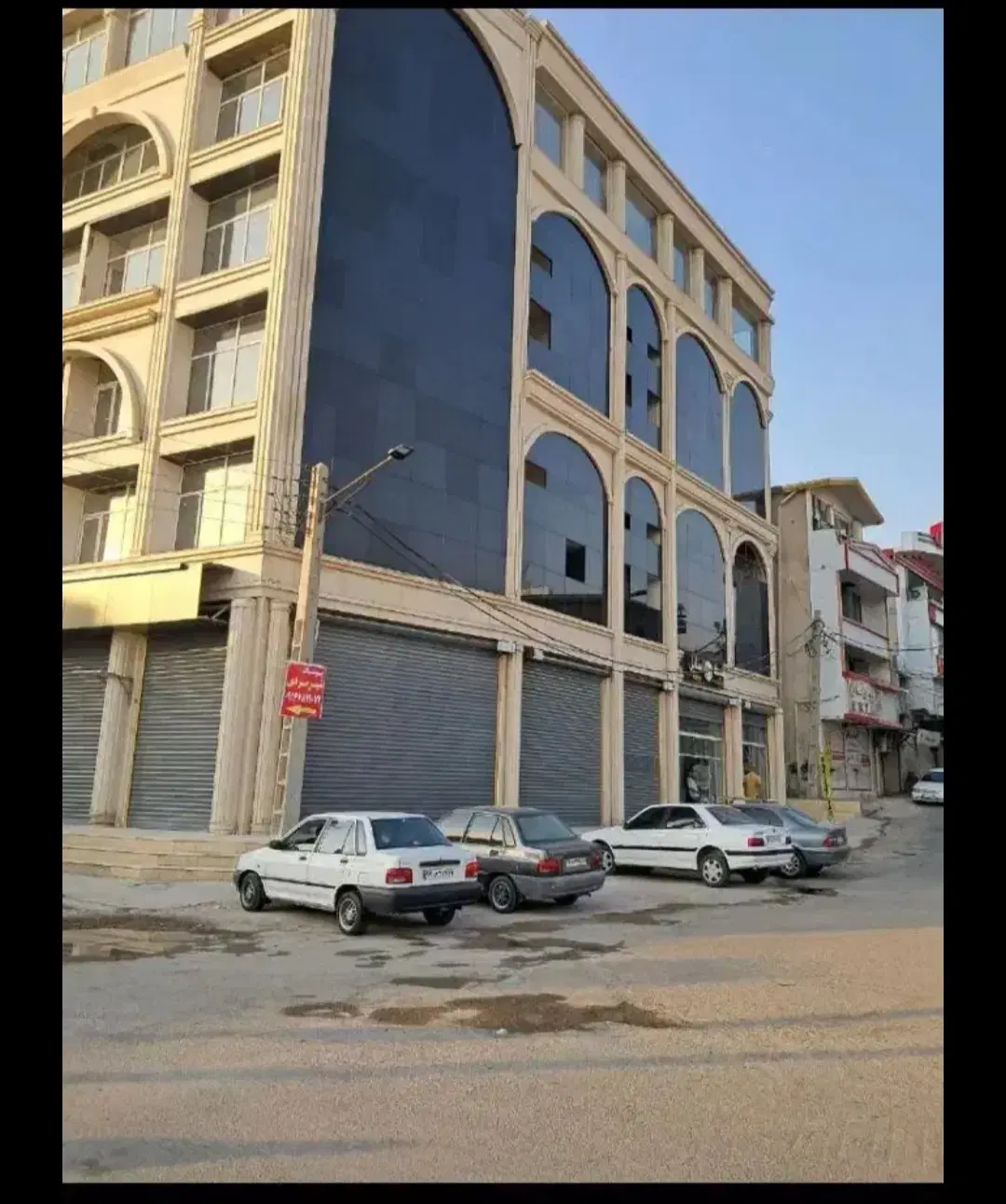ملک تجاری درسیتی سنتربازار ۱۷مترطبقه ۳سرجلو