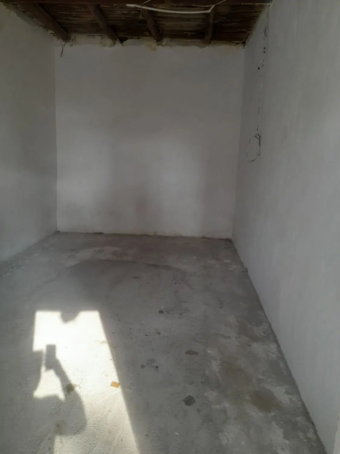 مغازه و اتاق دفتری و انبار در ابعاد و متراژ مختلف