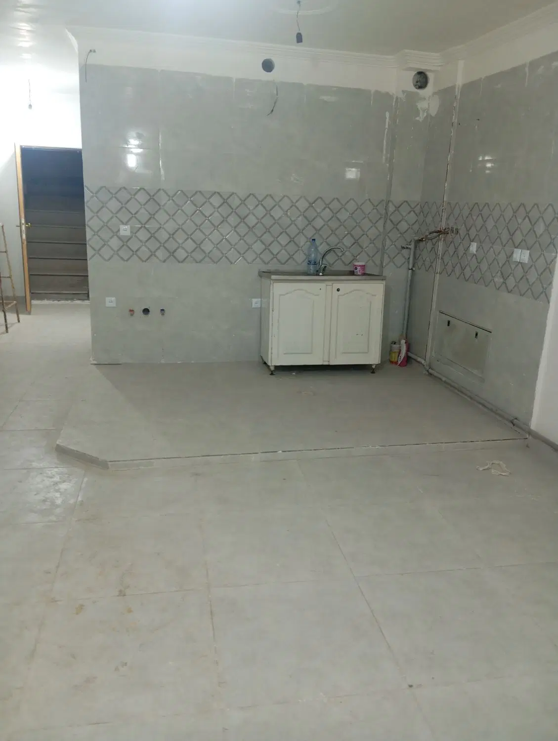 آپارتمان ۸۵ متری در خیابان مشروطه