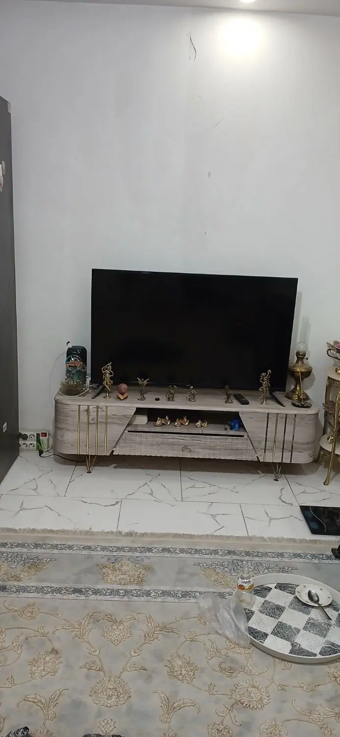واحد۹۰متری طبقه اول