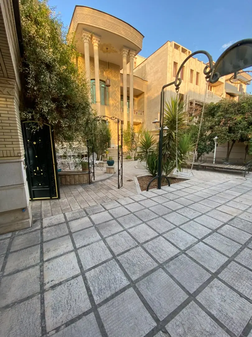 منزل ویلایی ۳ طبقه زرگری
