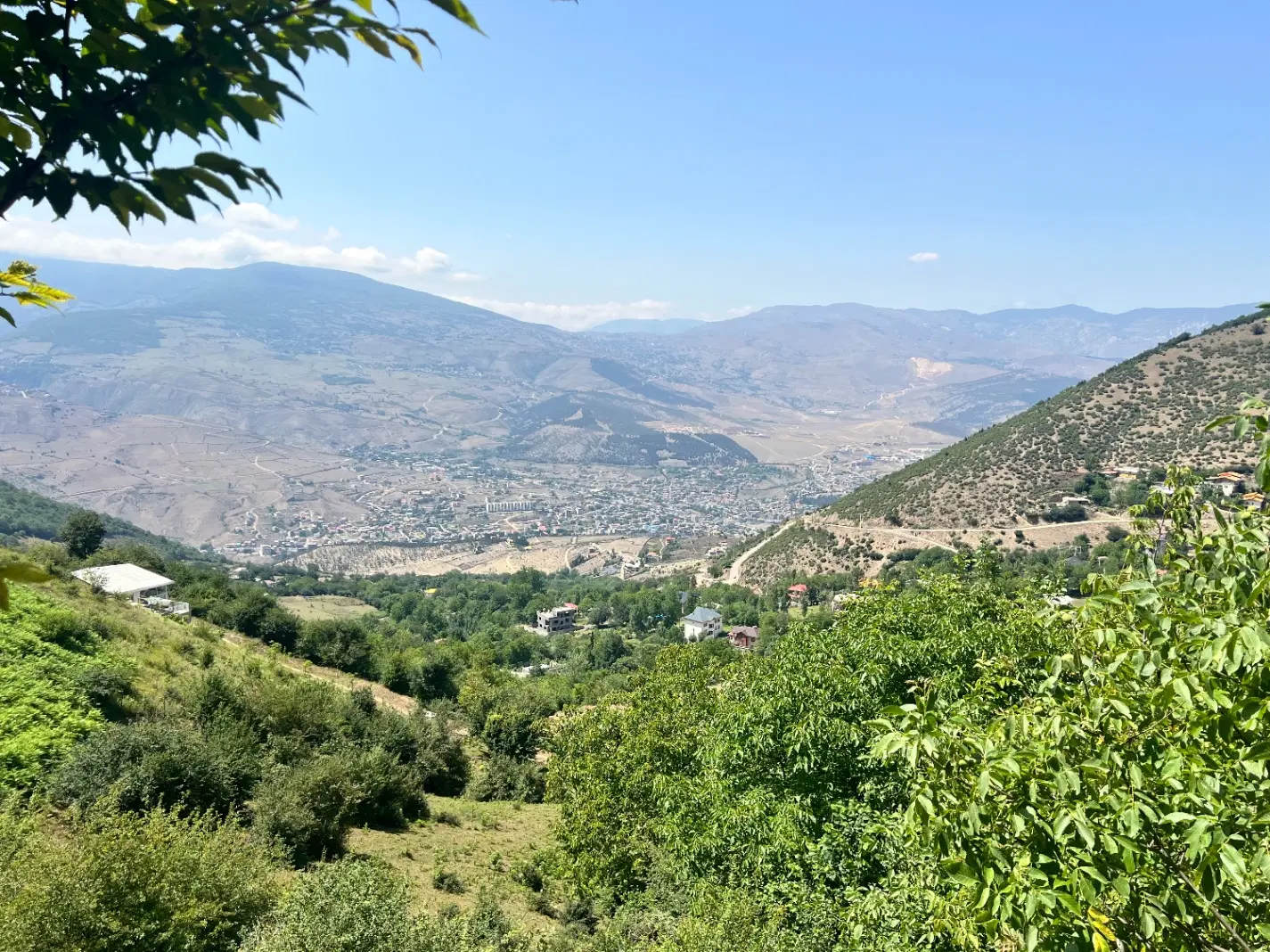 زمین۷۲۳ متری