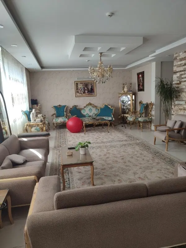 آپارتمان ۱۳۰ متری