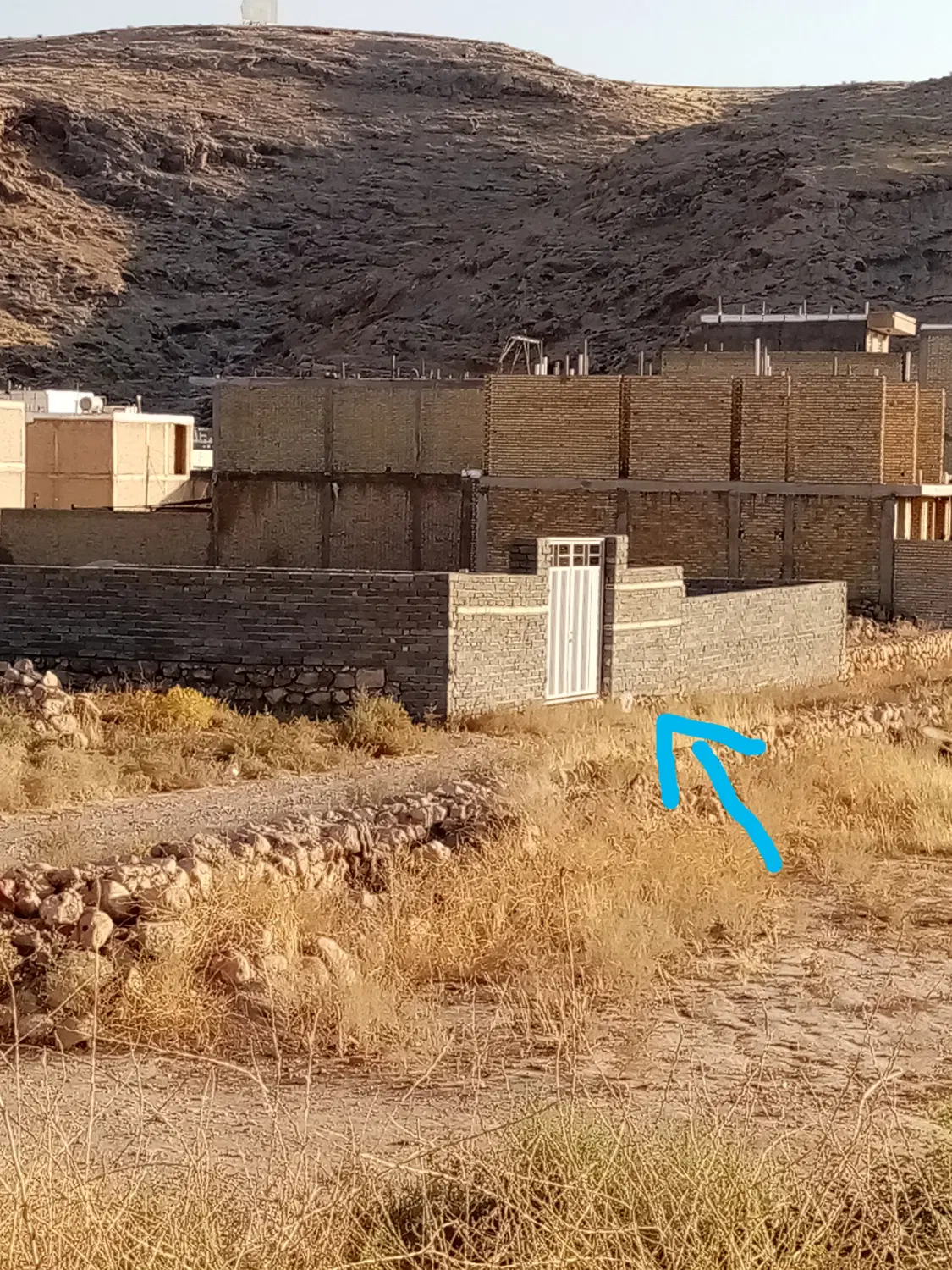 زمین چهار دیواری