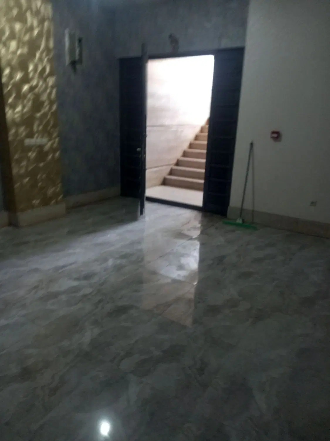 فروش تجاری بر اصلی،