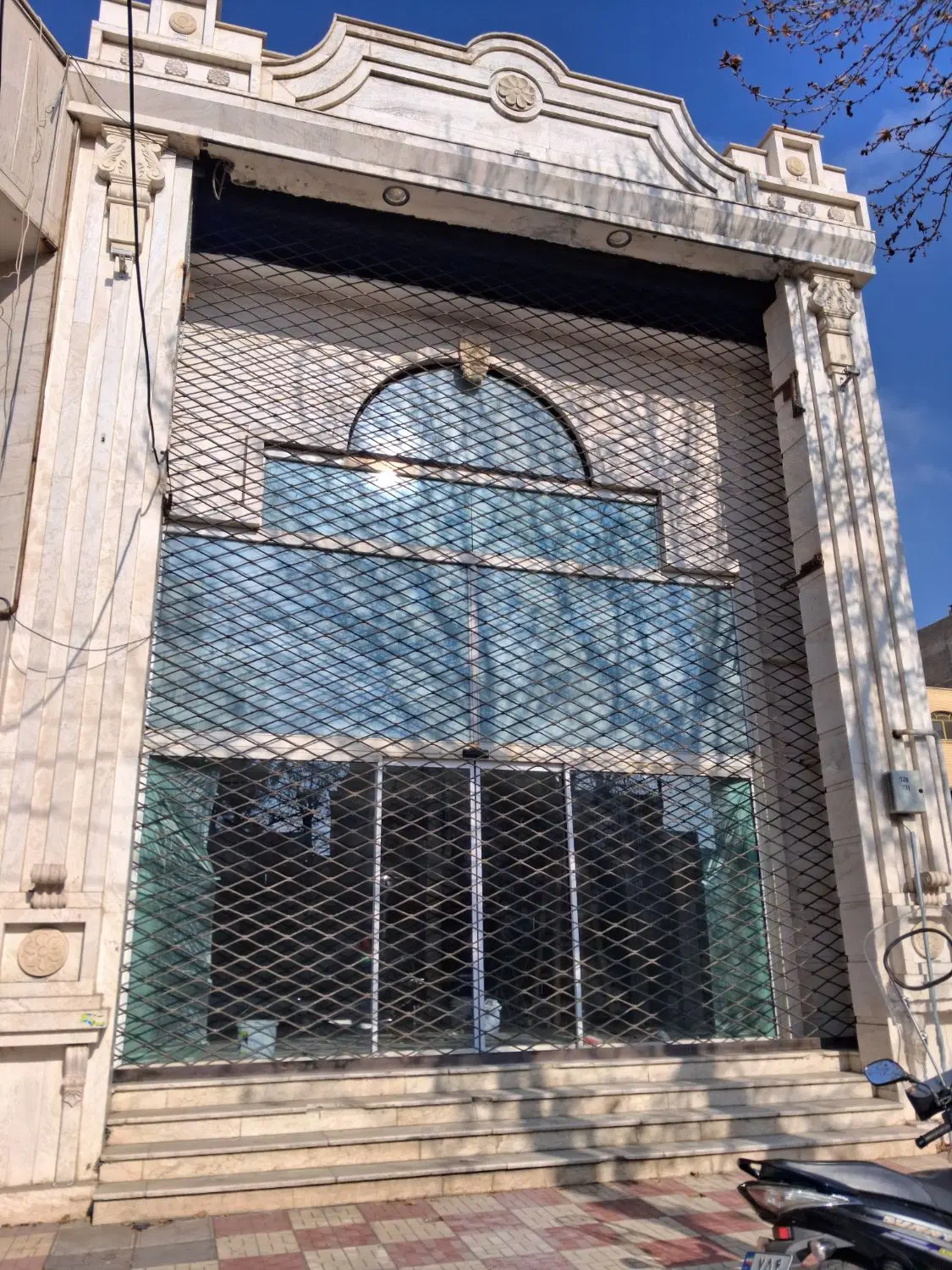 ملک و سرقفلی ۲۴۷ متر خ امام فروش و معاوضه
