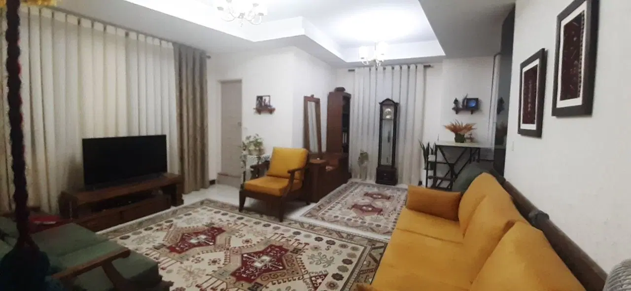 ۵۰ متر، شاپور،کوچه فرزین، غرق نور
