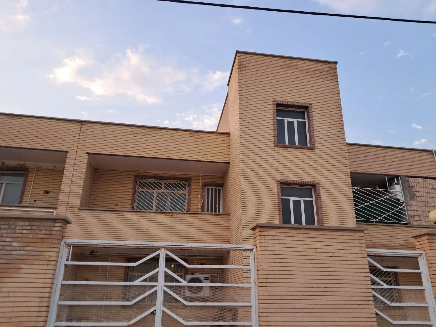 مسکن مهر ۶۰هکتاری طبقه بالا امیدیه